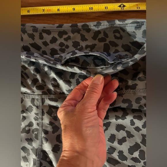 Free shirt with purchase of leggings, blue/grey leopard print leggings, outfit - Picture 4 of 7